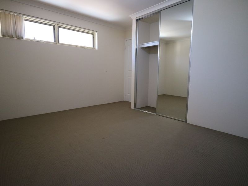 30 Beverley Place, Cloverdale WA 6105