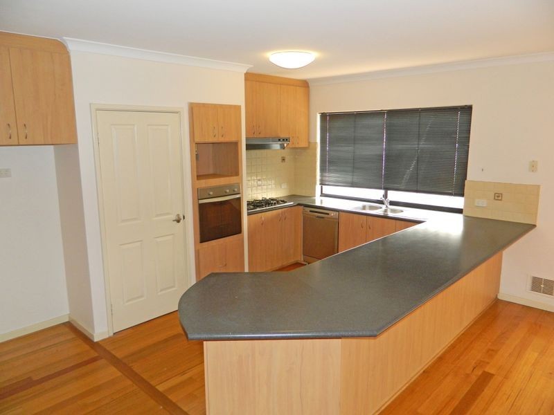 2/131 Armadale Road, Rivervale WA 6103