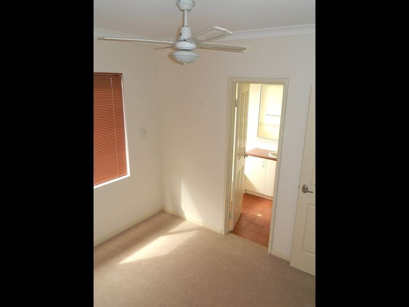 2/131 Armadale Road, Rivervale WA 6103