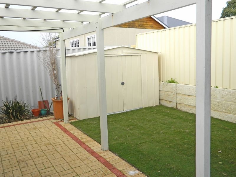 2/131 Armadale Road, Rivervale WA 6103