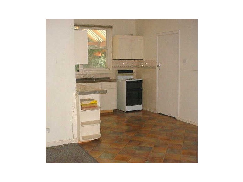 12 Kelly Street, Cloverdale WA 6105