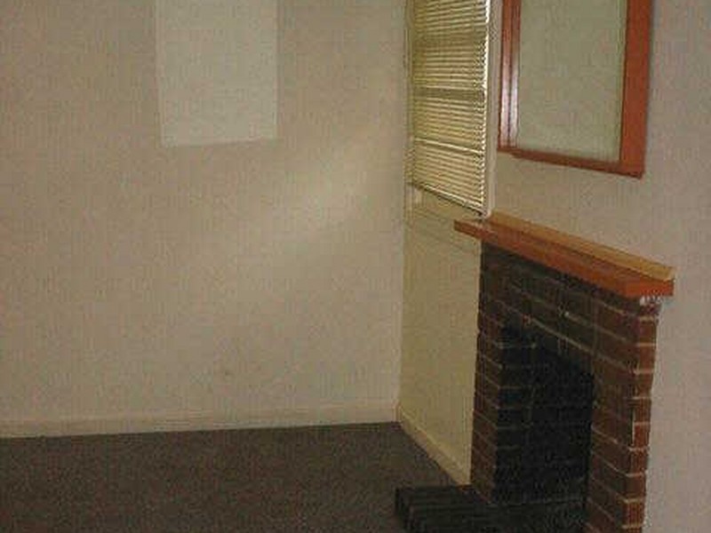 12 Kelly Street, Cloverdale WA 6105