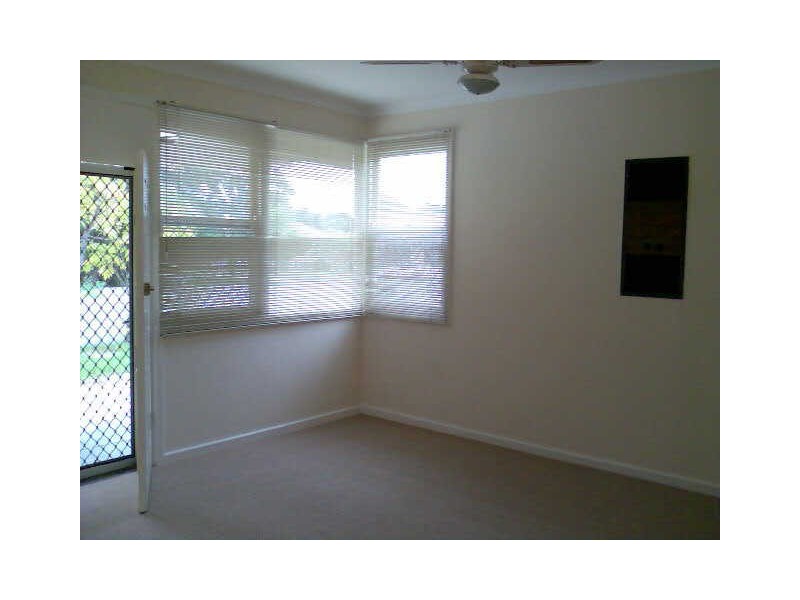 12 Kelly Street, Cloverdale WA 6105