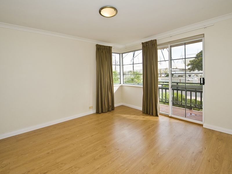 3/2 Preston Street, Como WA 6152