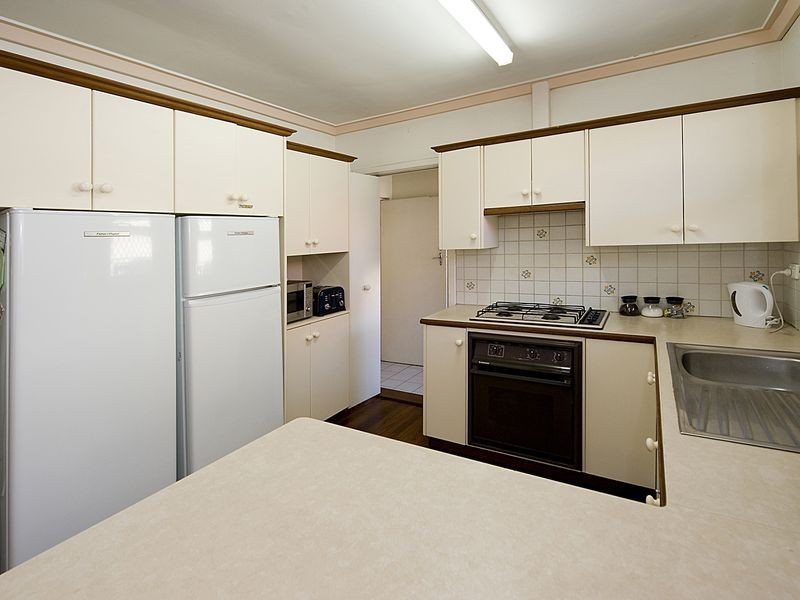 215 Acton Avenue, Rivervale WA 6103