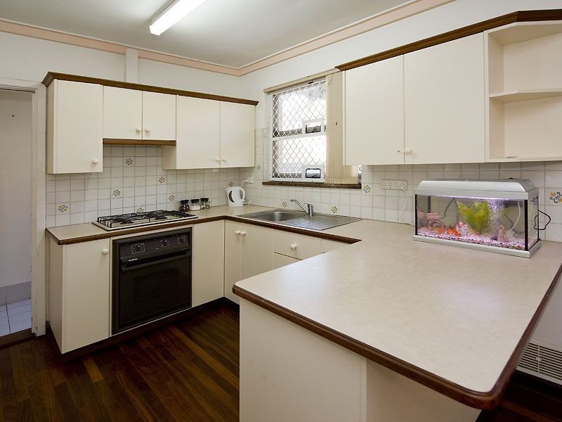 215 Acton Avenue, Rivervale WA 6103