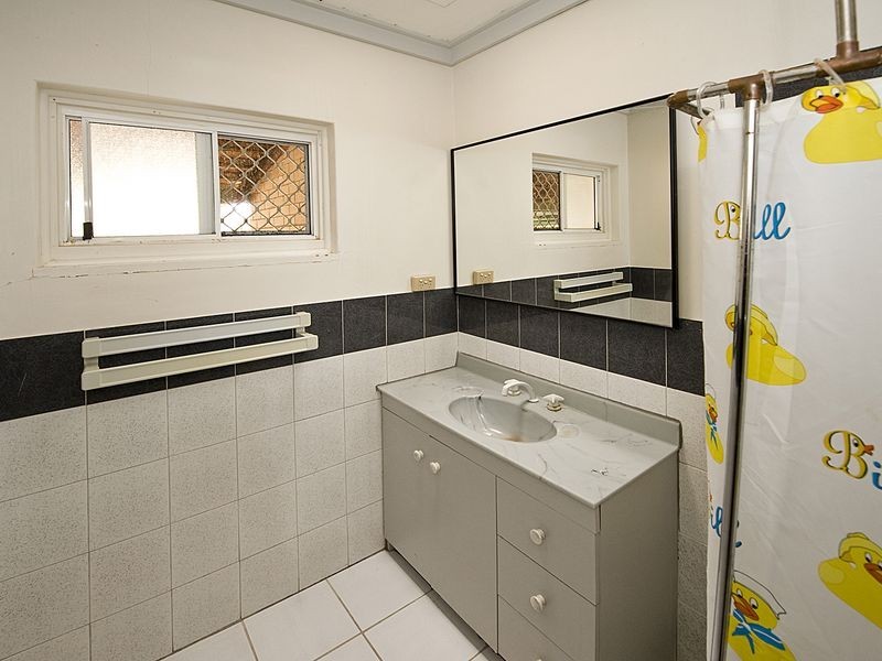 215 Acton Avenue, Rivervale WA 6103