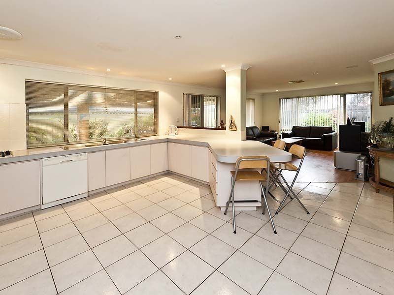 7 Mulga Place, Thornlie WA 6108