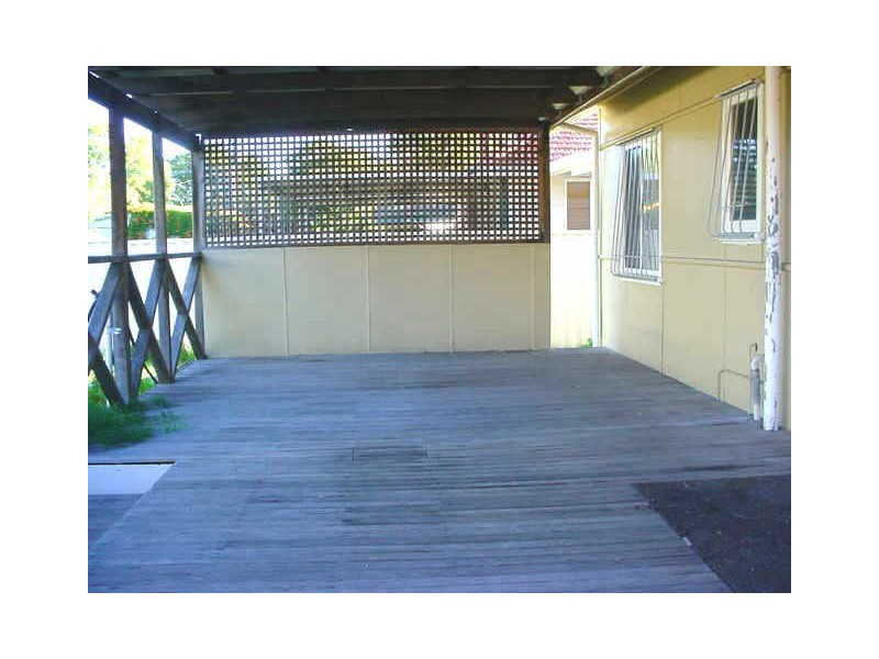 6 Ashworth Street, Cloverdale WA 6105