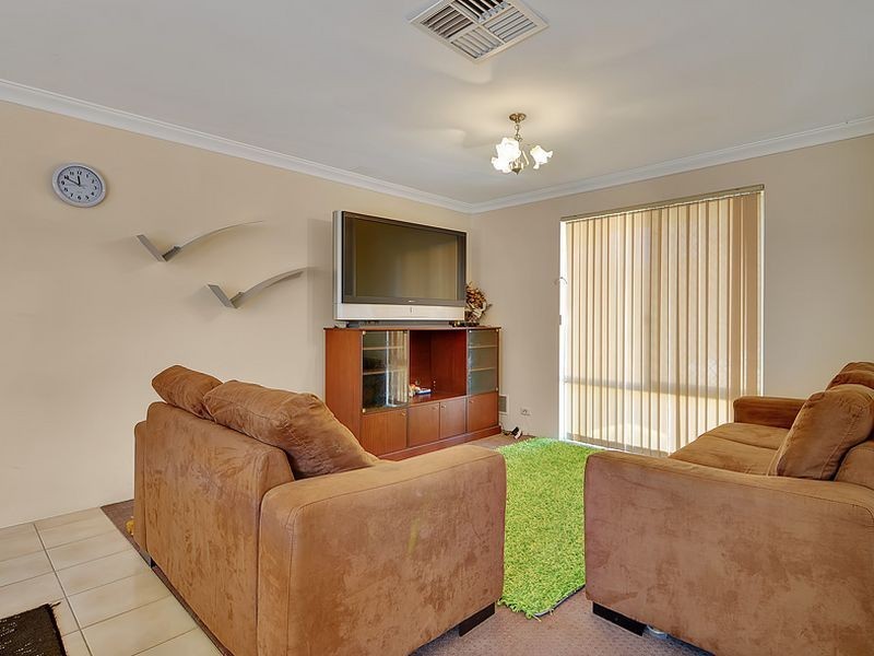 11/278 Wharf Street, Queens Park WA 6107