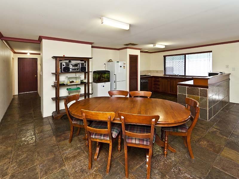 2 Kinghorn Place, Redcliffe WA 6104