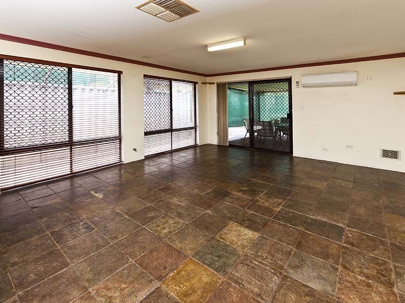 2 Kinghorn Place, Redcliffe WA 6104
