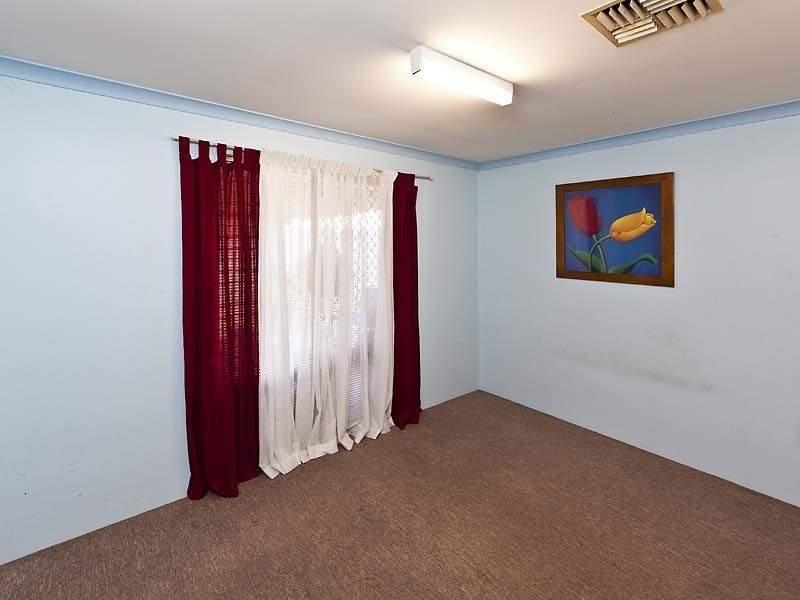 2 Kinghorn Place, Redcliffe WA 6104