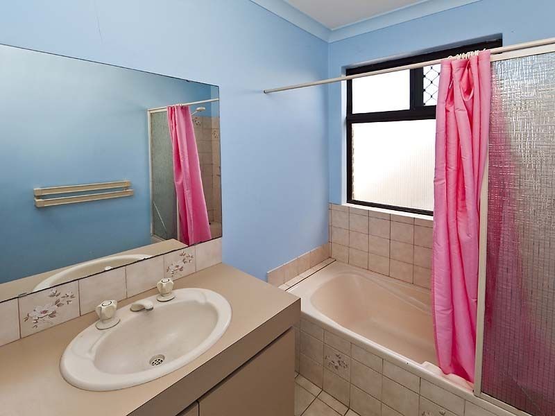 2 Kinghorn Place, Redcliffe WA 6104