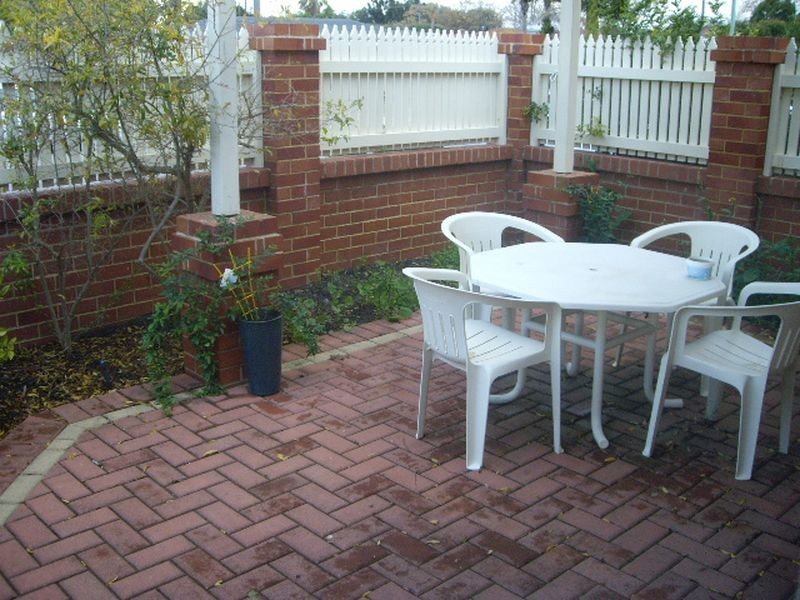 283 Kew Street, Cloverdale WA 6105