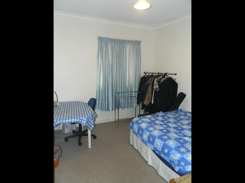20 Dora Street, Queens Park WA 6107