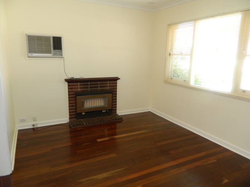 24 Vidler Street, Cloverdale WA 6105