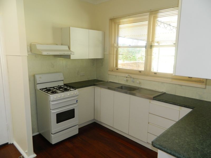 24 Vidler Street, Cloverdale WA 6105