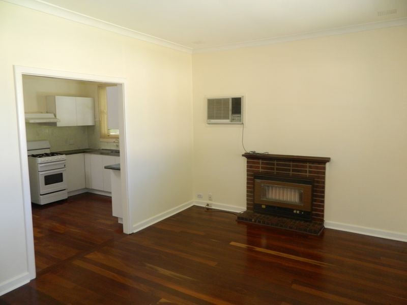 24 Vidler Street, Cloverdale WA 6105