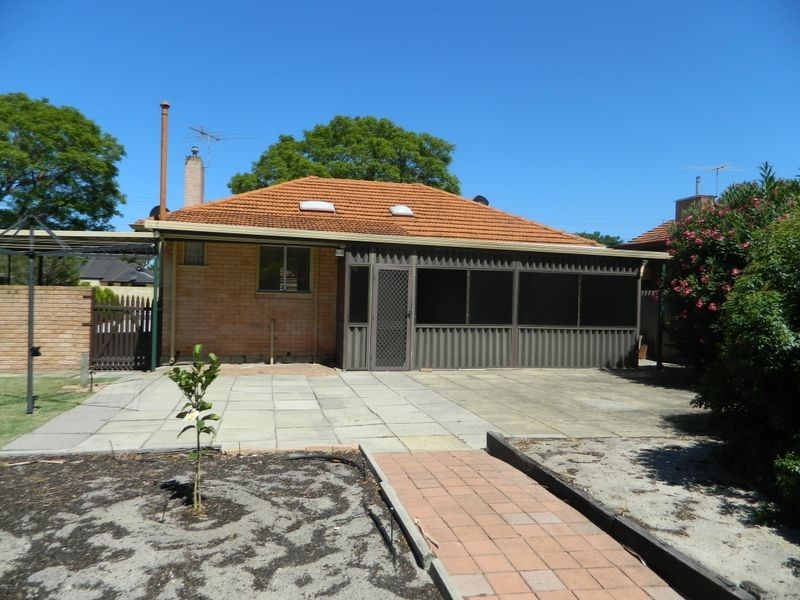 24 Vidler Street, Cloverdale WA 6105
