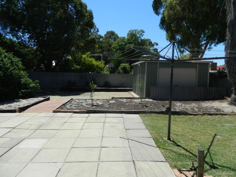 24 Vidler Street, Cloverdale WA 6105