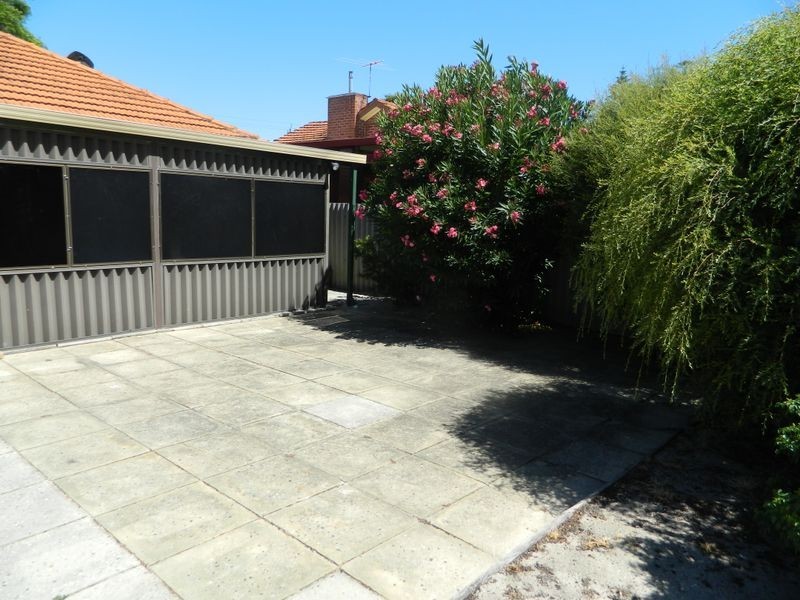 24 Vidler Street, Cloverdale WA 6105