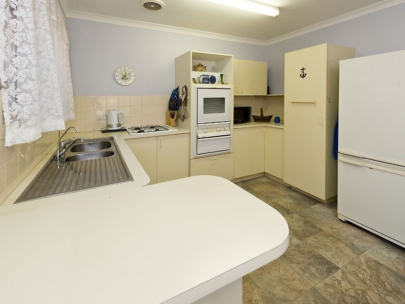 8/2 Barry Street, Rivervale WA 6103