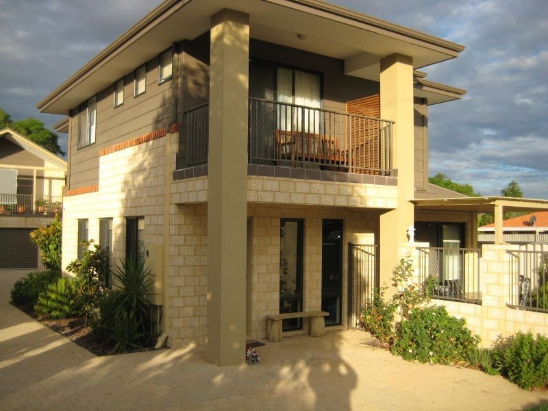 2/179 Keymer Street, Belmont WA 6104