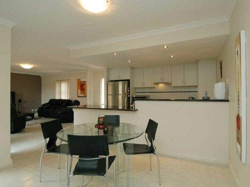 7/8 Hillcrest Road, Kewdale WA 6105