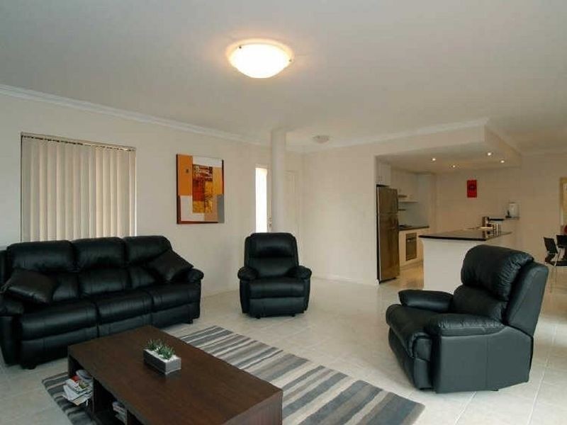 7/8 Hillcrest Road, Kewdale WA 6105