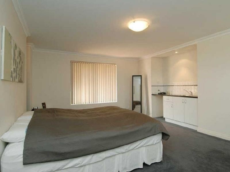 7/8 Hillcrest Road, Kewdale WA 6105