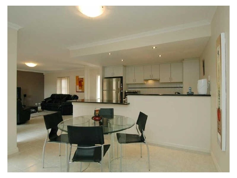 7/8 Hillcrest Road, Kewdale WA 6105