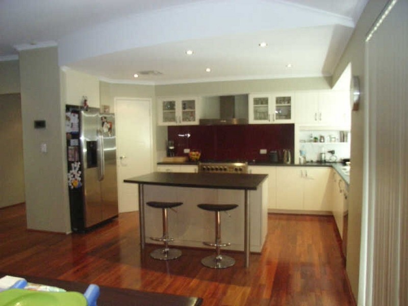 6 Finlay Court, Rivervale WA 6103