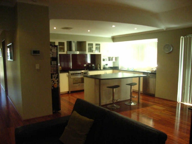 6 Finlay Court, Rivervale WA 6103