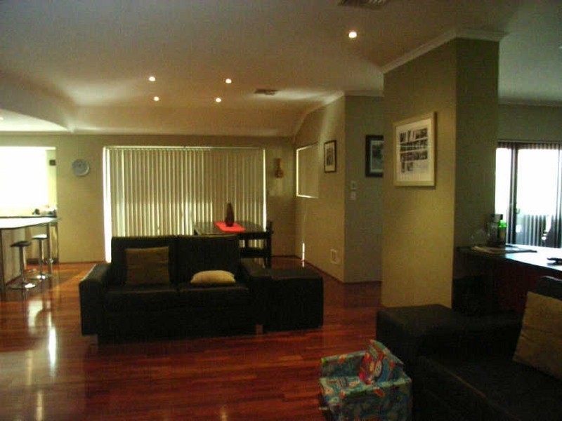 6 Finlay Court, Rivervale WA 6103