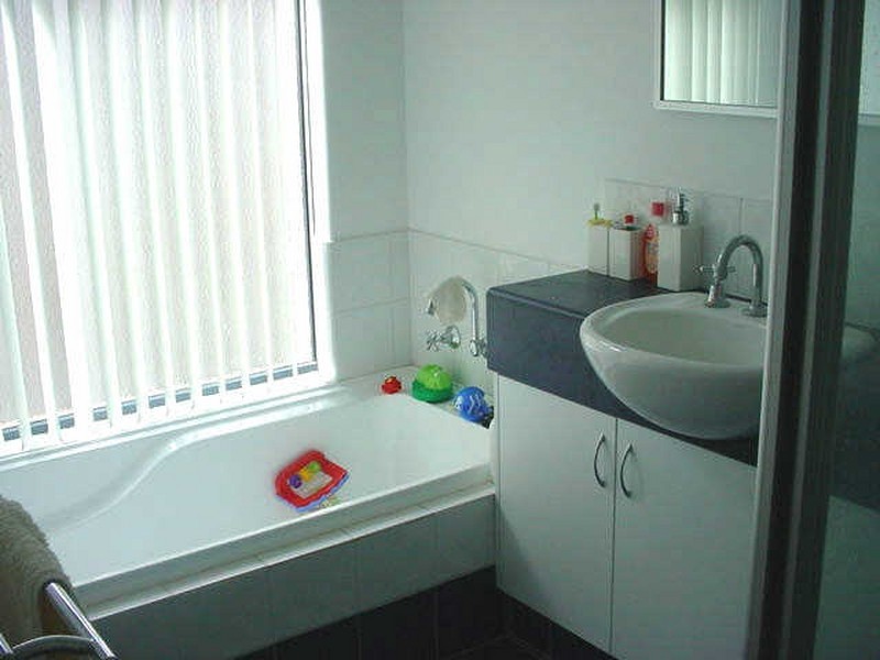 6 Finlay Court, Rivervale WA 6103