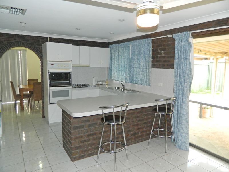 8 Charlton Road, Kewdale WA 6105