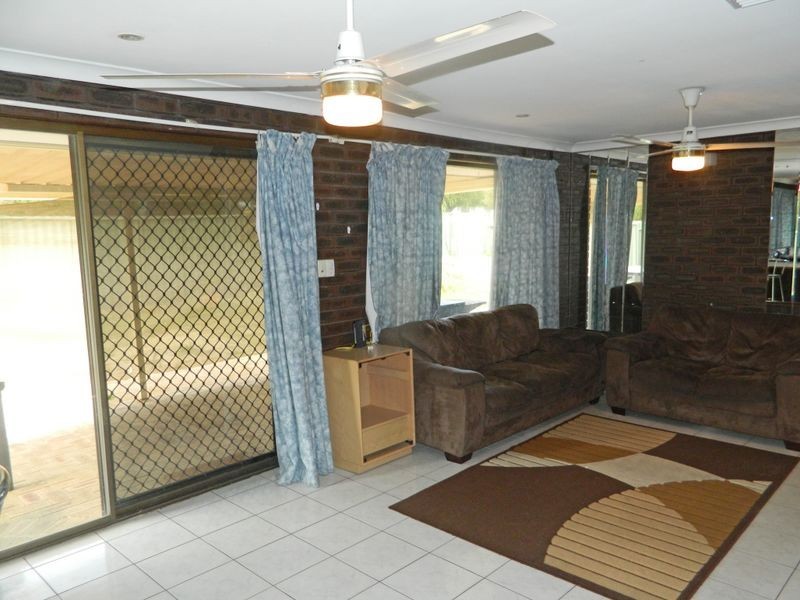 8 Charlton Road, Kewdale WA 6105