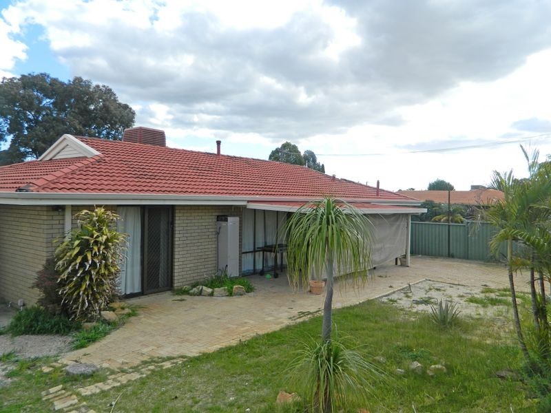 8 Charlton Road, Kewdale WA 6105
