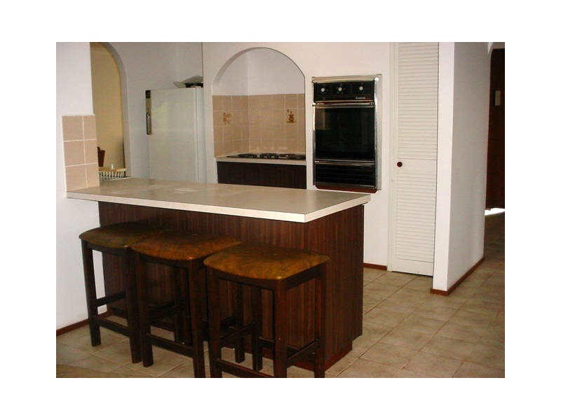 295 Knutsford Ave, Kewdale WA 6105