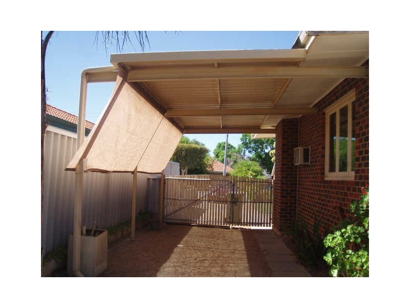 63 Orpington Street, Cloverdale WA 6105