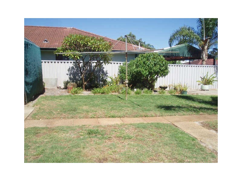 63 Orpington Street, Cloverdale WA 6105