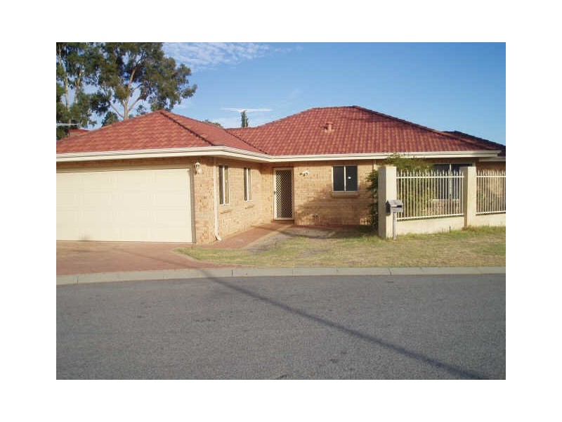 2/2 Cueesun Court, Redcliffe WA 6104