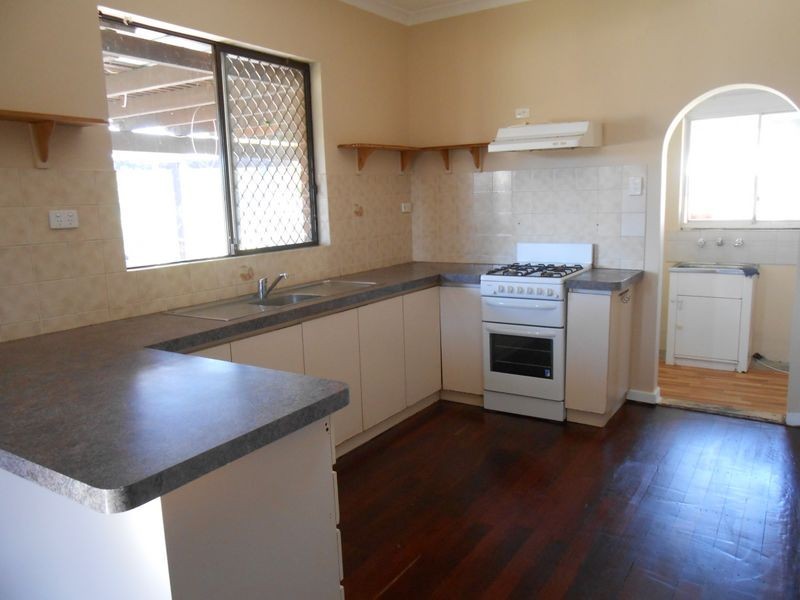 10 Ritchie Way, Cloverdale WA 6105