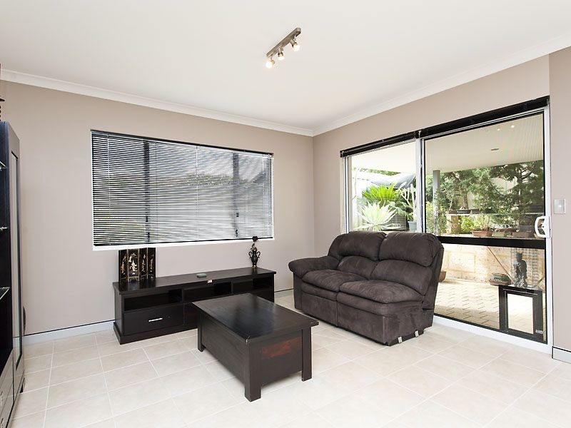 21 Sanderson Street, Embleton WA 6062