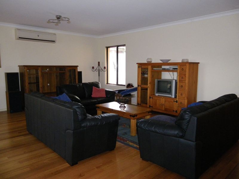 2/131 Armadale Road, Rivervale WA 6103