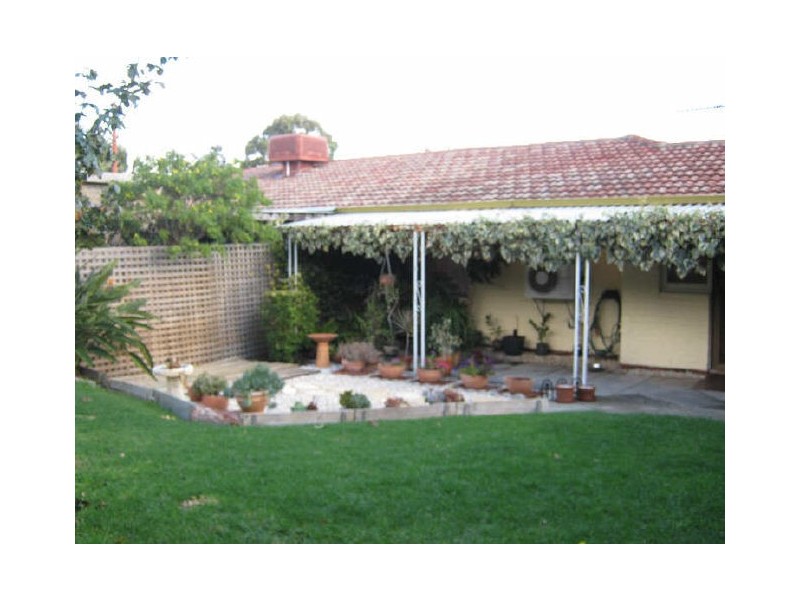 9B McLauchlan Way, Belmont WA 6104