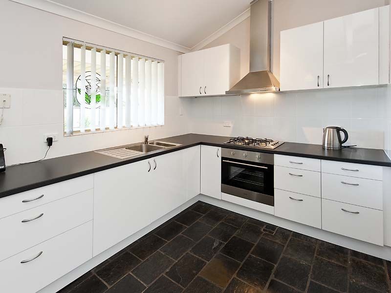 2 Grebe Court, High Wycombe WA 6057