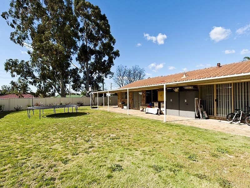 2 Grebe Court, High Wycombe WA 6057