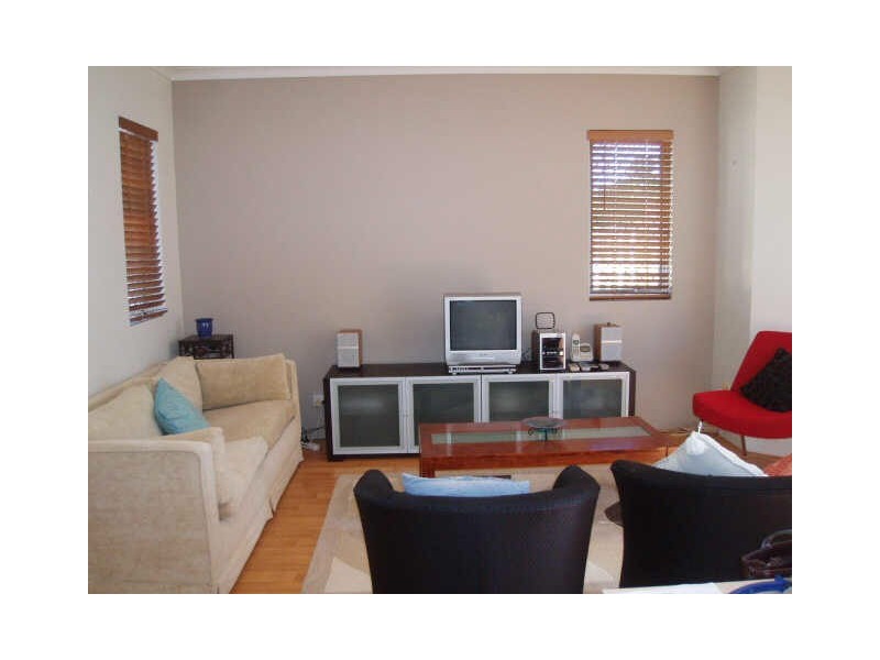 1/11 Waterway Crescent, Ascot WA 6104